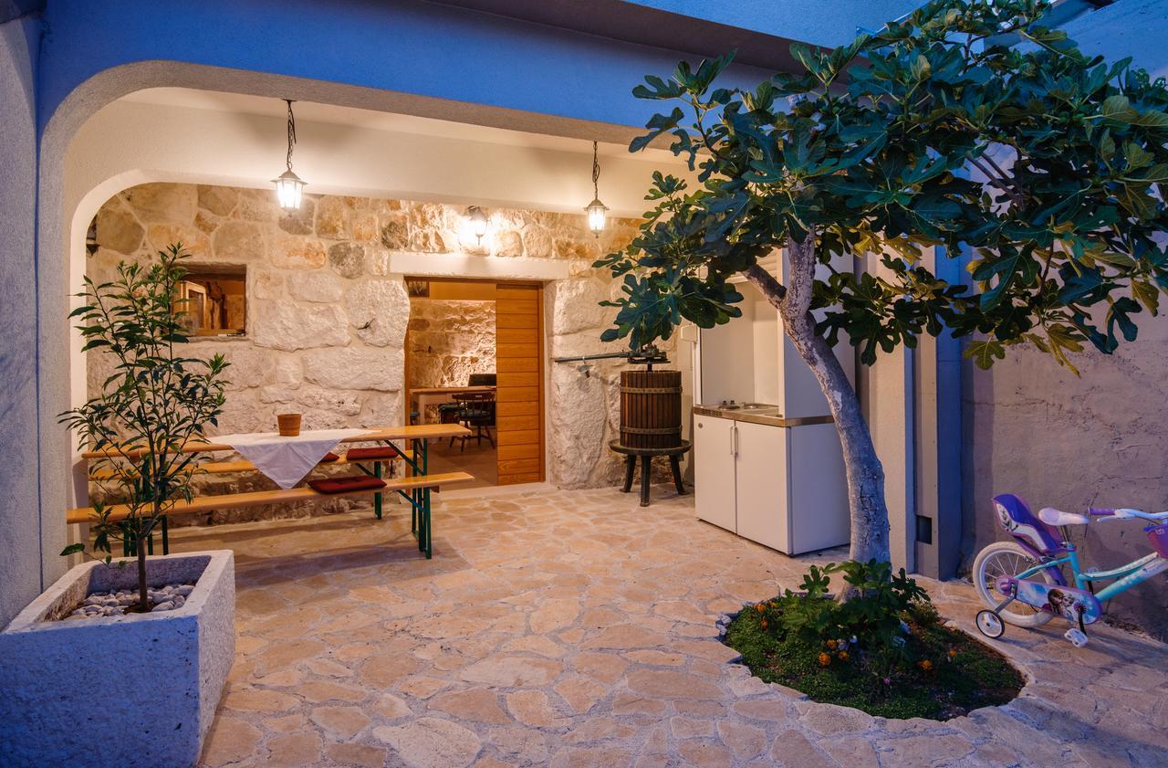 Villa Sv. Vid セヴィド エクステリア 写真